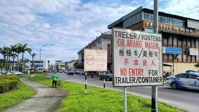 JPJ取缔重型车辆超载闯禁区 . 市议会将增设醒目警示标志