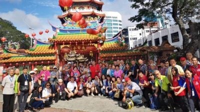 海内外逾百广惠肇宗亲 . 参访伯公庙获热情接待