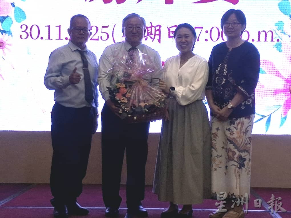 **已签发**柔：显刊：教部拨款申请日提前  黄书琪吁华小提早准备