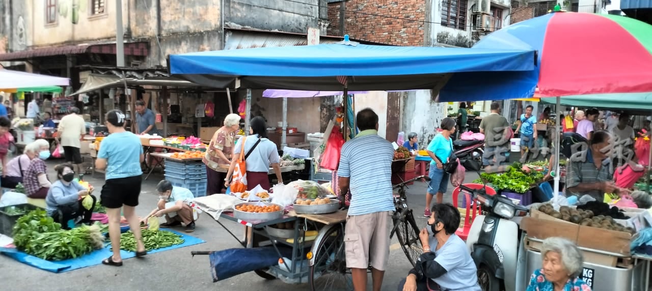 霹：2日见报∕封底主文∕新村美化动起来 （一）|  布先新旧交织 活化小镇新村 