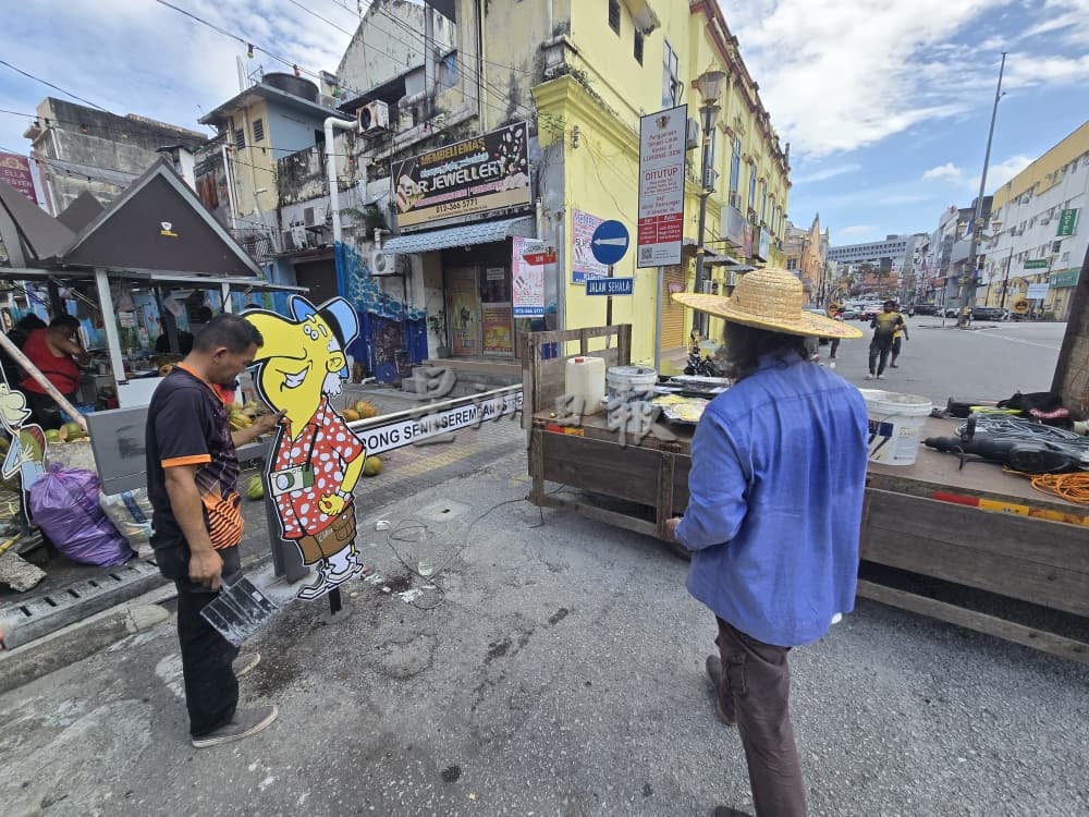 芙艺术巷再搞新花样,设立打卡及卡通立牌迎游客