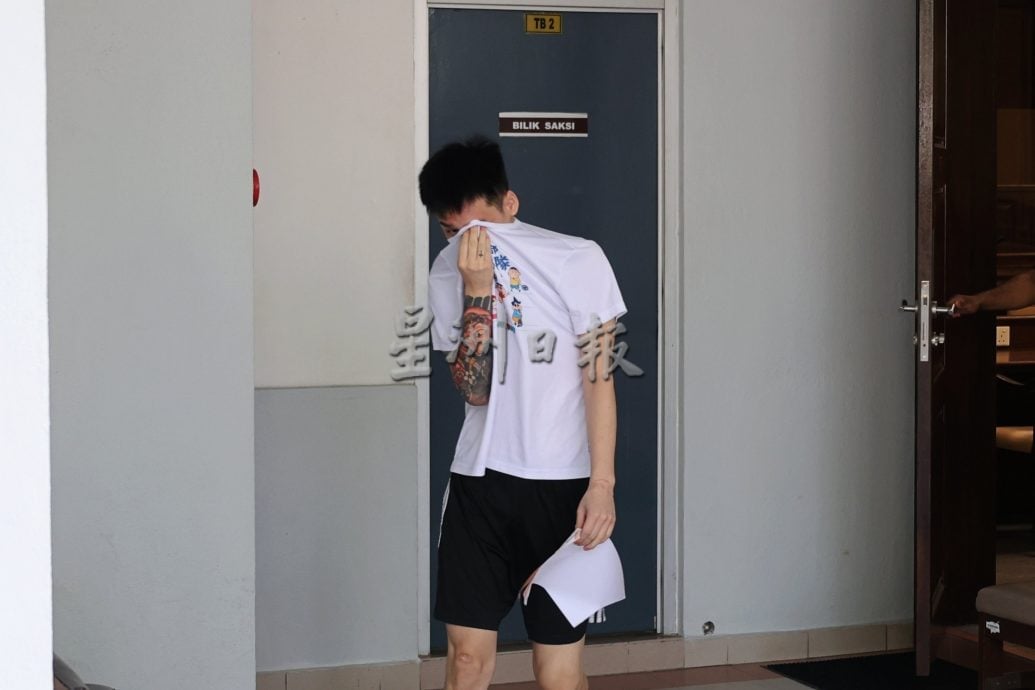 芙蓉酒吧群殴命案,3华男被控持械骚动认罪 各罚款4000