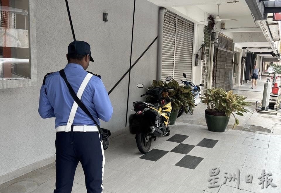 （古城封面副文）公共场所障碍物问题猖獗，市政厅11月份展开9次“障碍物清除行动”