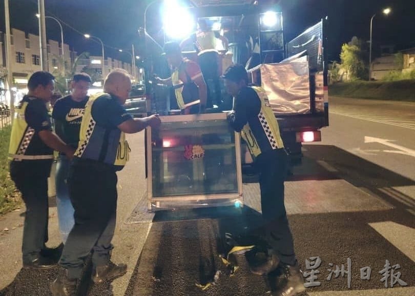 （古城封面副文）公共场所障碍物问题猖獗，市政厅11月份展开9次“障碍物清除行动”