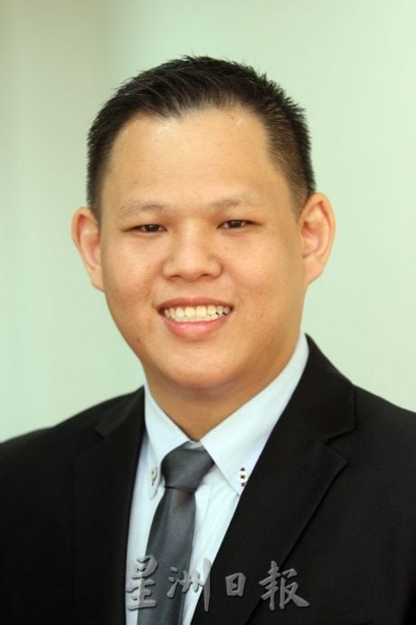 大都会/(主文)黄智荣:巴生10公园安太阳能街灯