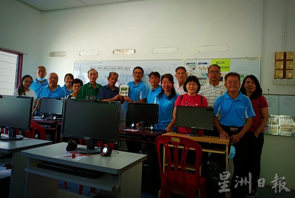 霹：3日见报∕封底主文∕微型华小.不微使命| 原住民学生人数持续增加  金宝石山脚新民华小60%原住民学生