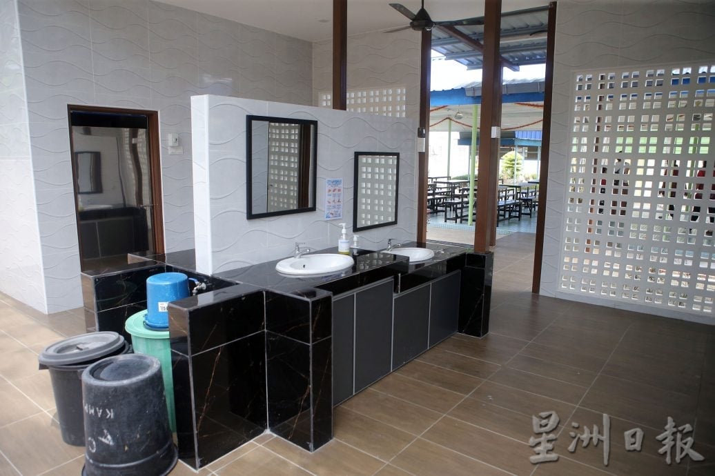 霹：3日见报∕封底主文∕微型华小.不微使命| 原住民学生人数持续增加  金宝石山脚新民华小60%原住民学生