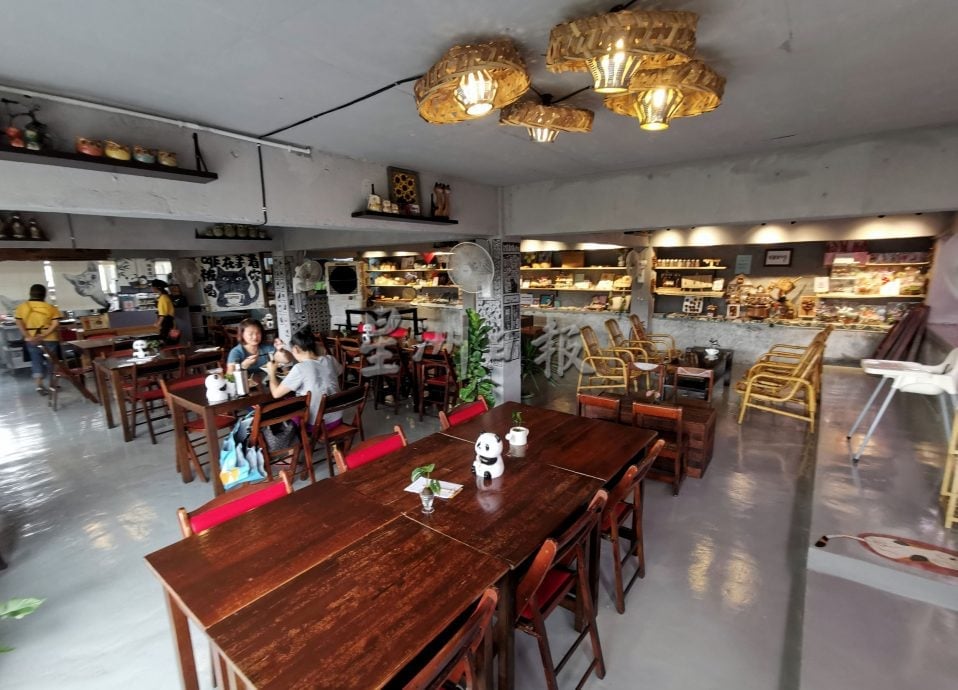 供星洲网：父母助阵、姐妹掌厨 携手煮出家的味道