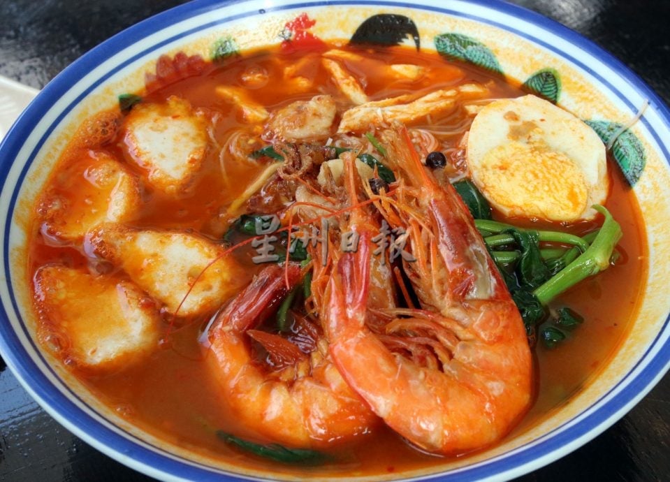 供星洲网：父母助阵、姐妹掌厨 携手煮出家的味道