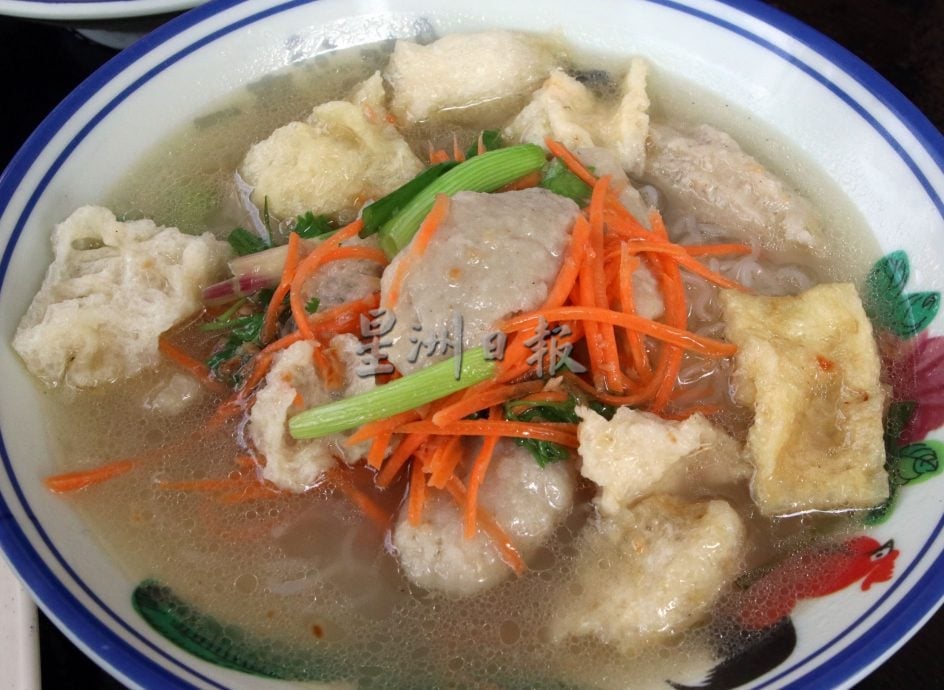 供星洲网：父母助阵、姐妹掌厨 携手煮出家的味道