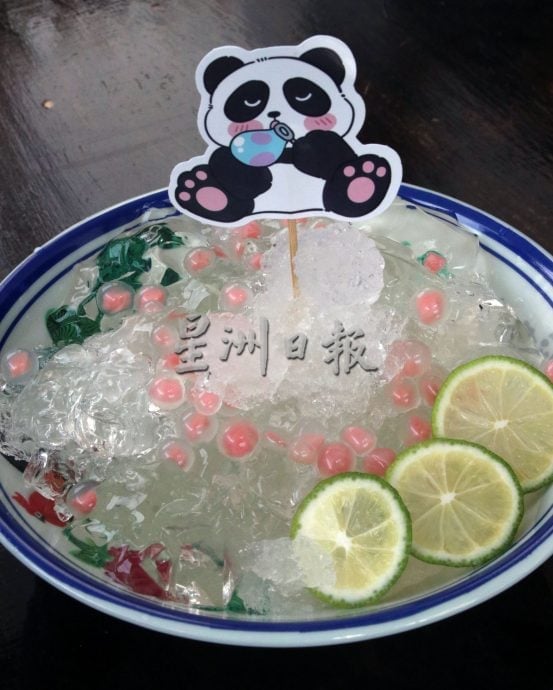 供星洲网：父母助阵、姐妹掌厨 携手煮出家的味道