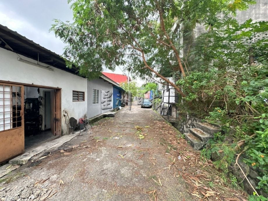 （古城封面主文）爱极乐选区旧花园沟渠久未提升 有者甚至30年未提升恐影响排水