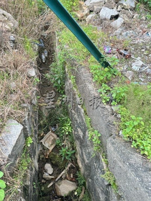 （古城封面主文）爱极乐选区旧花园沟渠久未提升 有者甚至30年未提升恐影响排水