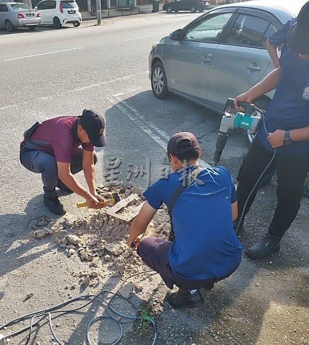 拆停车收费表留石墩 安顺市会逐步拆除