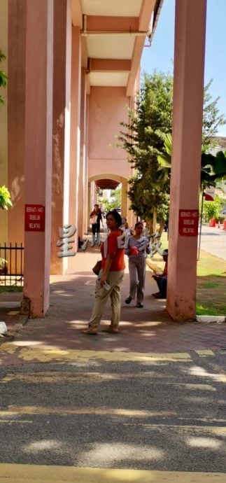 东(已签发):委托陪诊员吕凤佩,病人投医不孤单。