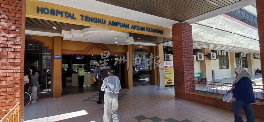 东(已签发):委托陪诊员吕凤佩,病人投医不孤单。