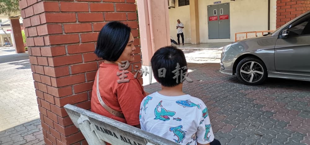 东(已签发):委托陪诊员吕凤佩,病人投医不孤单。