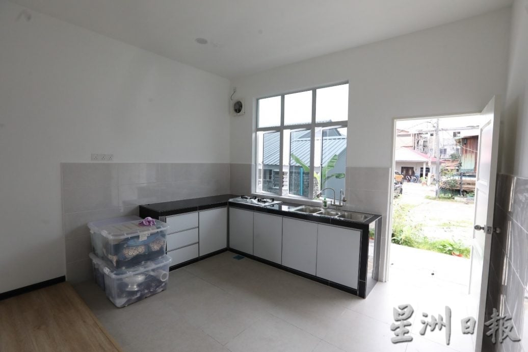 布特拉高原天然气管泄露爆炸|倪可敏 ：半年内竣工 15户灾民屋子重建完毕