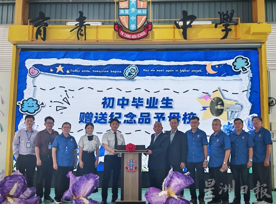 郑孝川：政府应考虑恢复考试制度 挽救每况愈下水平