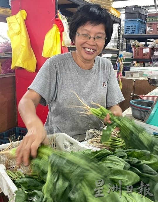 雨季致收成减 菜价“一飞冲天”