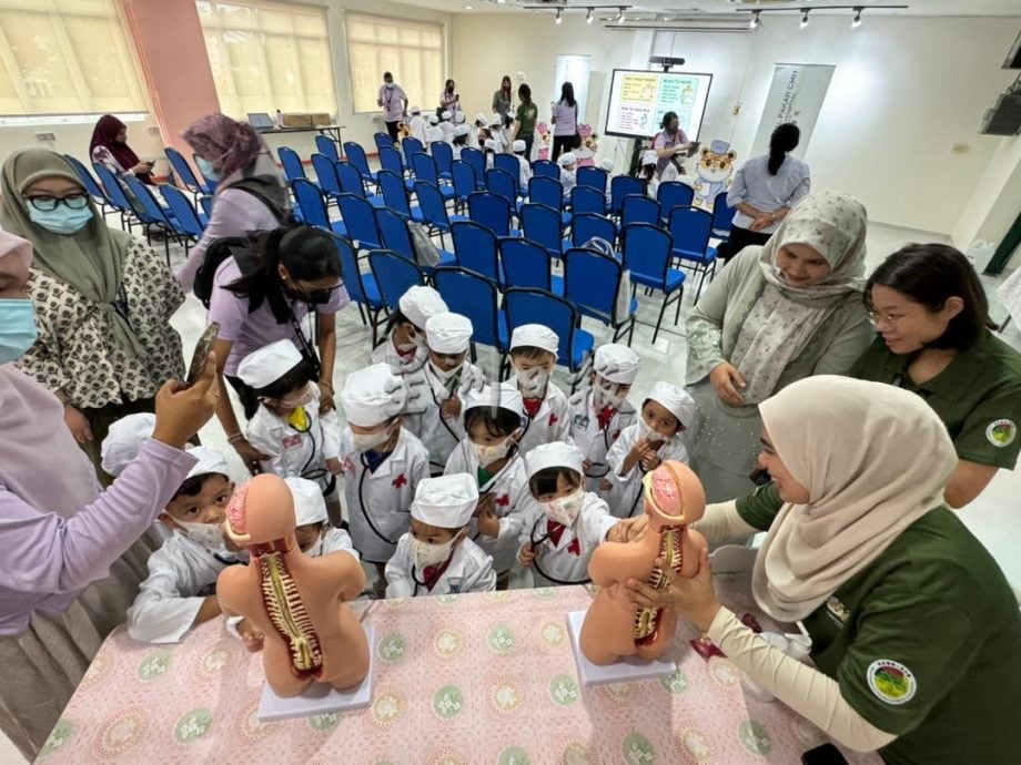 “小小实习医生” 走进森华专科医院　开启趣味医疗体验之旅