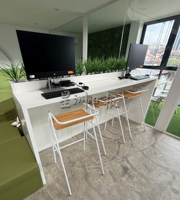 (古城第三版主文)电子图书馆成学生热门学习基地·累计近千人次使用