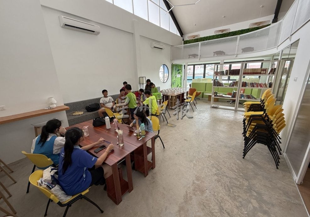 (古城第三版主文)电子图书馆成学生热门学习基地·累计近千人次使用