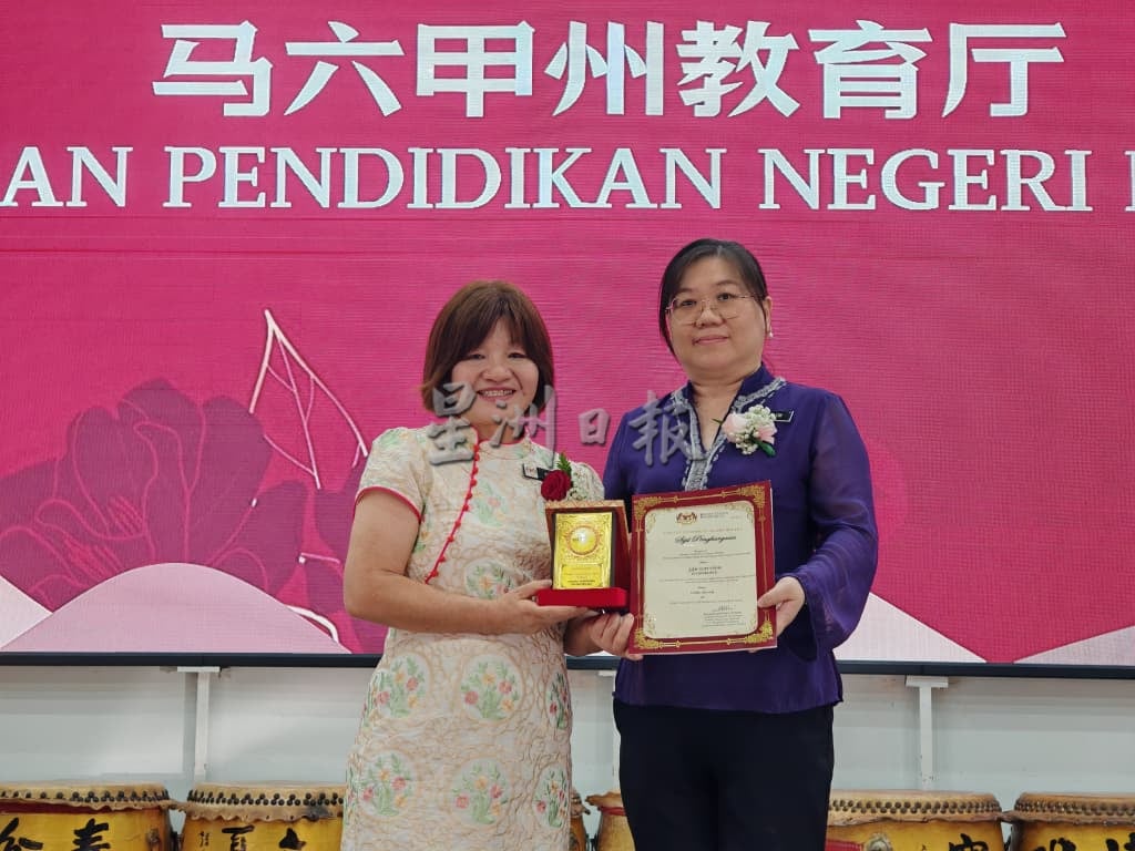 (古城第六版主文)饶雪桃春风化雨38年,最大成就是奉献一生给教育