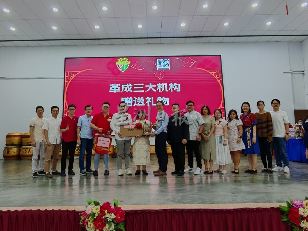 (古城第六版主文)饶雪桃春风化雨38年,最大成就是奉献一生给教育