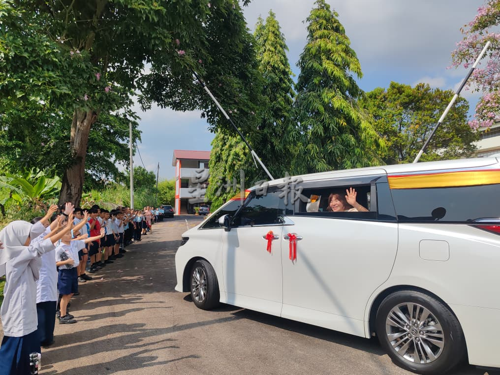 (古城第六版主文)饶雪桃春风化雨38年,最大成就是奉献一生给教育
