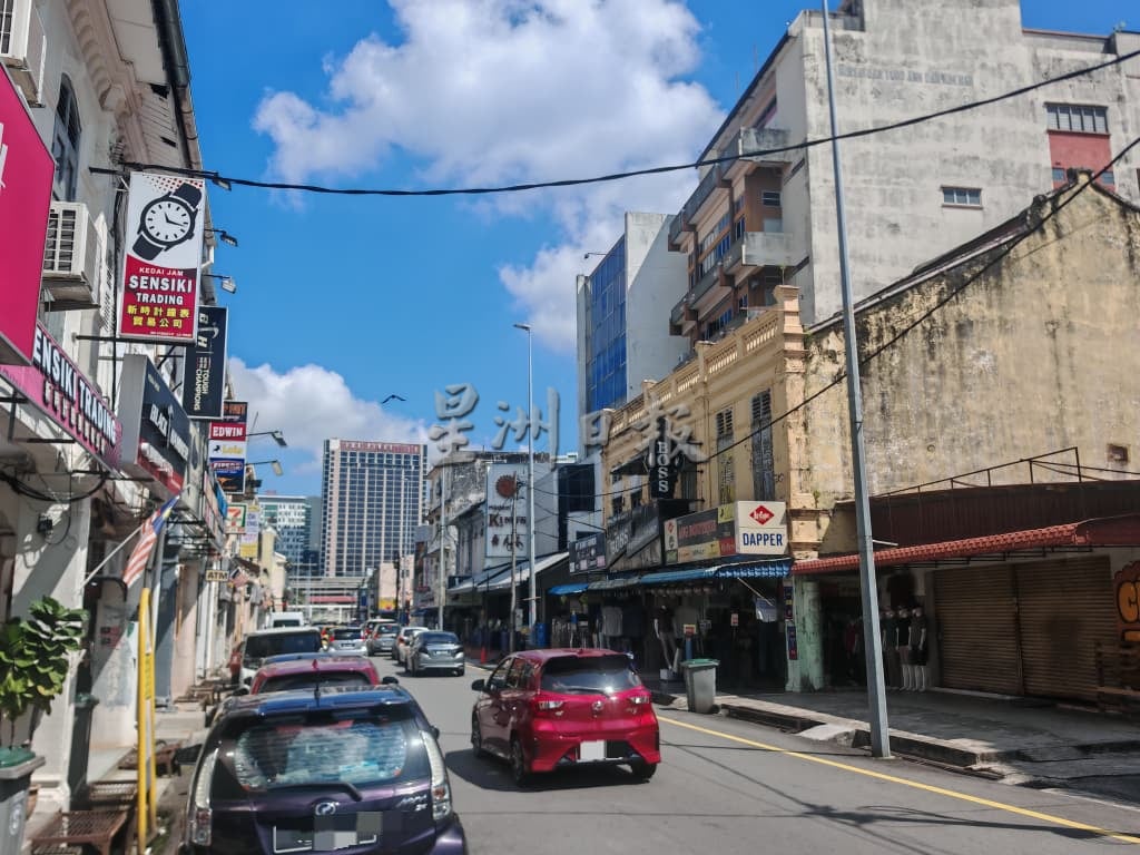 (古城第二版主文/签发)武牙拉也路笔直,飙车飙摩托问题猖獗,如今再发生车祸,商家盼设减速线