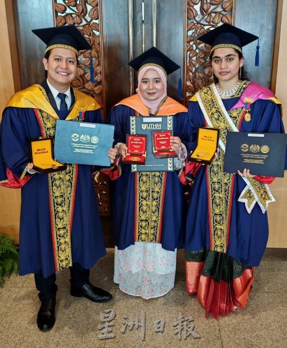 峇敦胡先翁大学毕业礼 4915人高唱骊歌