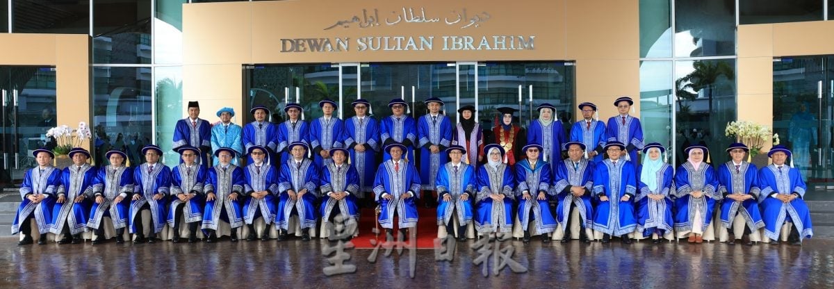 峇敦胡先翁大学毕业礼 4915人高唱骊歌