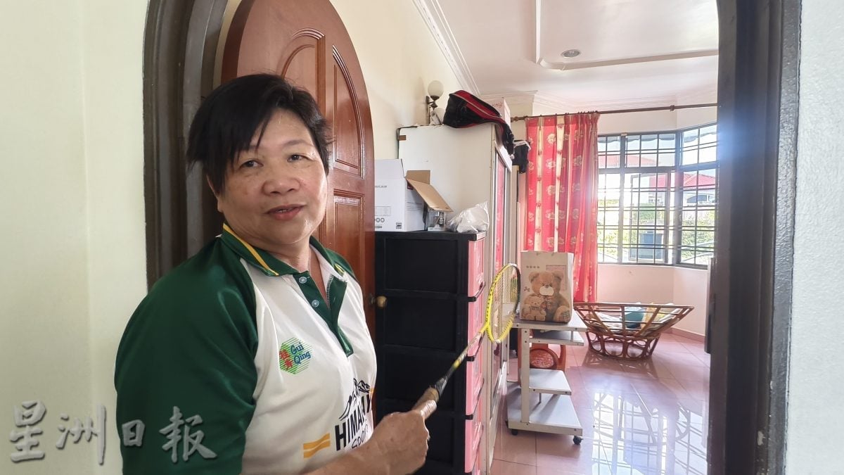 小黑豹还是果子狸?黑影夜闯芦骨村长家 乱窜惊动全屋人