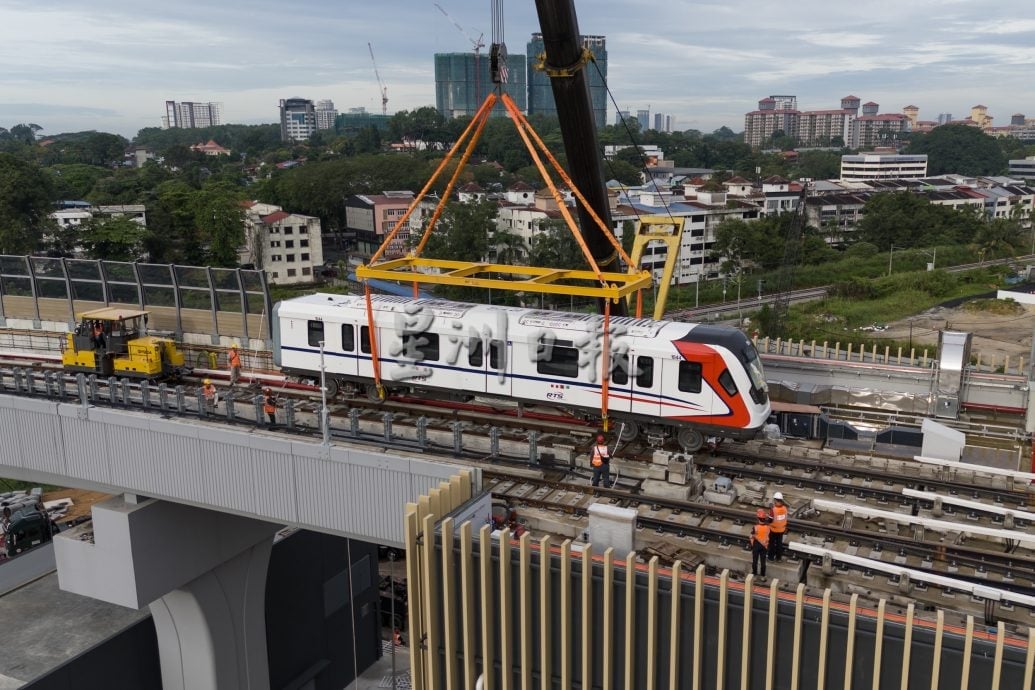 星角摄/RTS第四列车进站测试