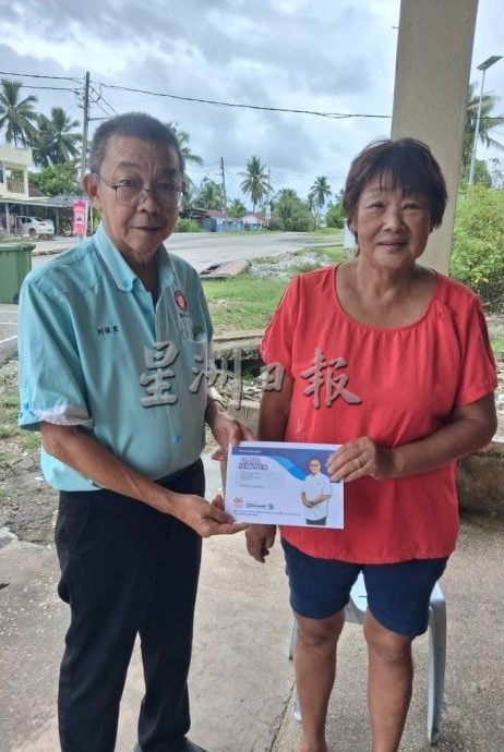 东:(已签发)刘俊发呼吁乐龄人士,踊跃申请彭政府医药卡