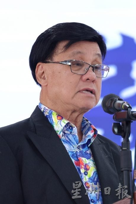 东:已签发：关丹中华中学《时光邮局》第7届高中毕业典礼