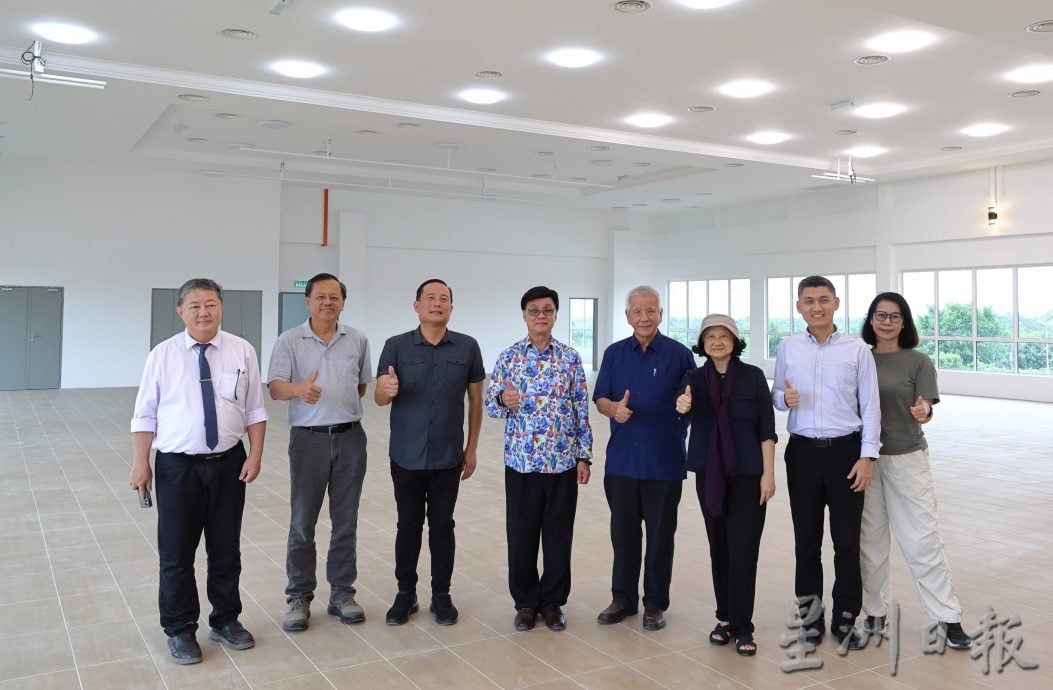 东:已签发：关丹中华中学《时光邮局》第7届高中毕业典礼