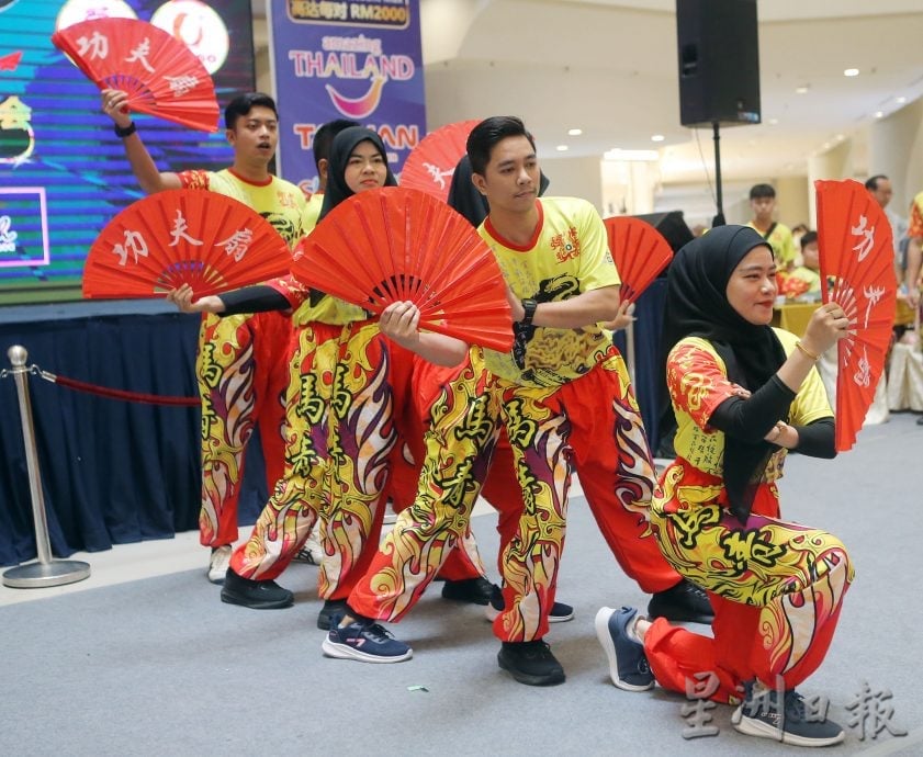 【我们】/一家六口齐学中华武艺 巫裔家庭谱写跨族情谊