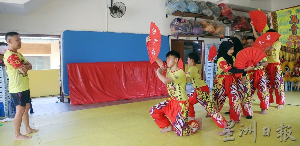 【我们】/一家六口齐学中华武艺 巫裔家庭谱写跨族情谊