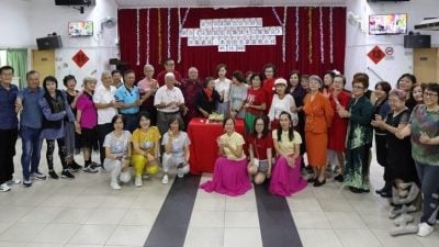 关丹华团乐龄组组员集体生日聚餐 蔡永祥：乐龄生活仍可多姿彩