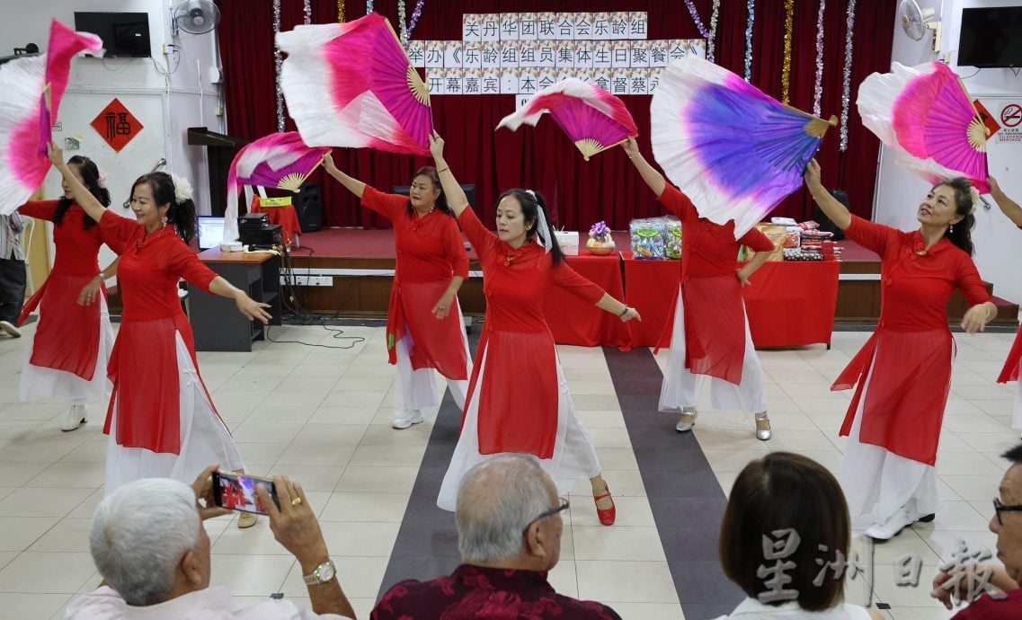 东:关丹华团联合会乐龄组举办组员集体生日聚餐会