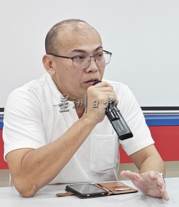 (全国版)宝马撞死女小贩案 雷尔:被告被判无罪释放