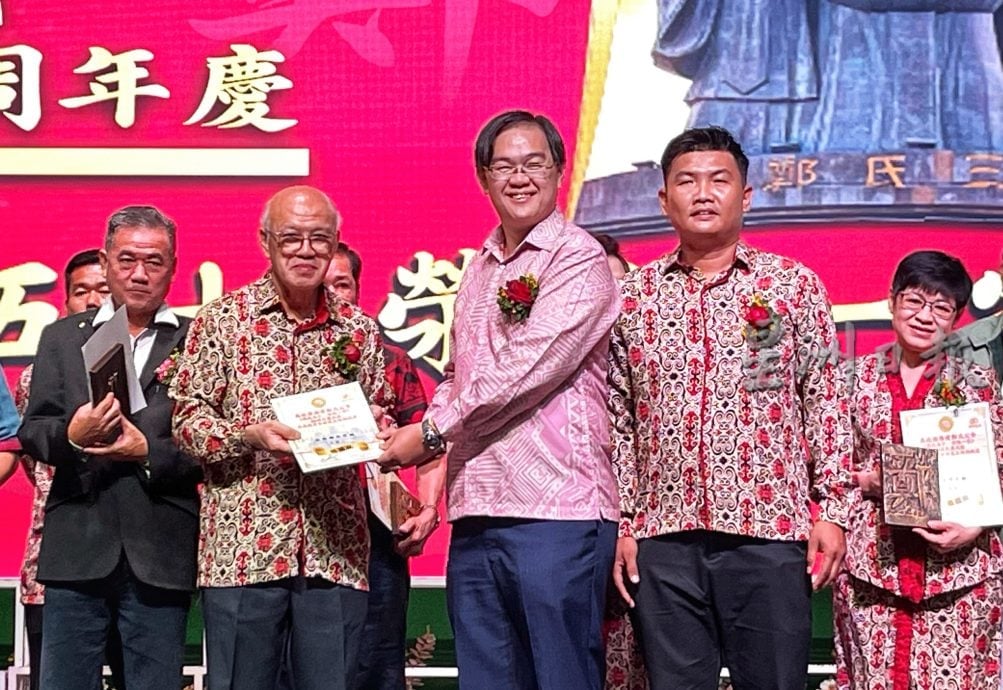 （已签发）柔：荥阳堂文1：郑国转促政府恢复资格   私专荣誉毕业生免学贷