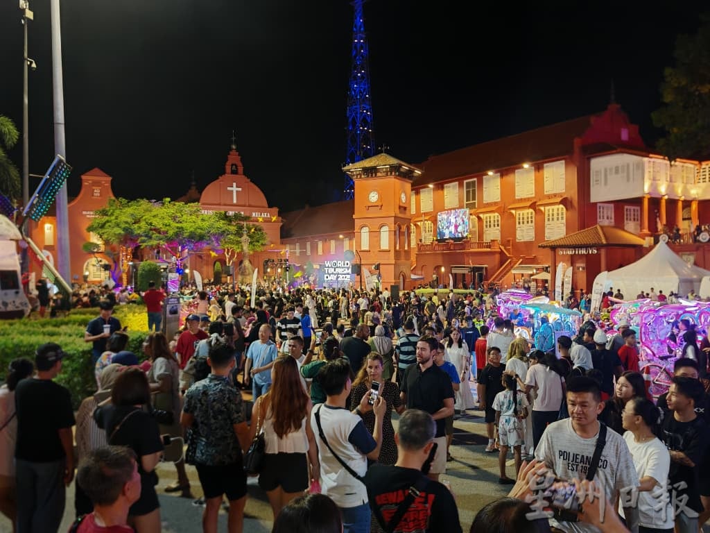 (古城封面主文)阿都拉勿夫:2026年推“马六甲夜生活2.0”,传统服饰参与可免费参观旅游景点