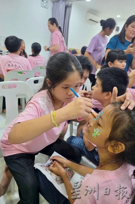 供星洲网/丹A华小勇走校外庆儿童节 创意艺术、农耕体验乐翻天