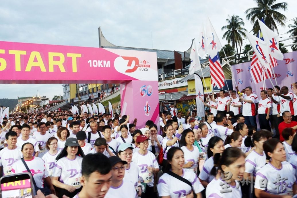 供星洲网:已故曾敏兴“梅花精神”相传花城 “2025梅花跑”阔别11年再开跑