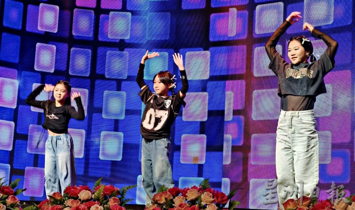 供星洲网:疫情中起步的新生 走过最难六年 2025年届东华毕业生扬帆启程