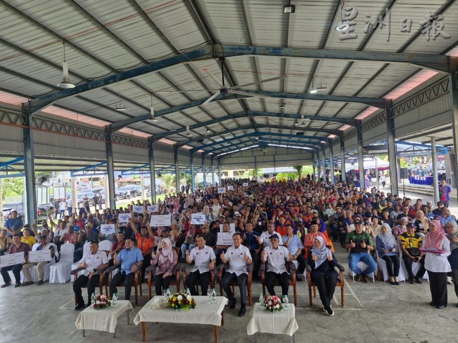 (已签发)柔:**版三新头**大臣新邦令金颁柔佛关爱援助金 秀华淡语赢掌声