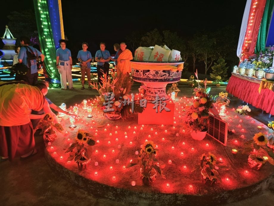 直凉珍宝觉心寺十万盏灯千手观音祈福法会 梁耀雯:激励人心意义